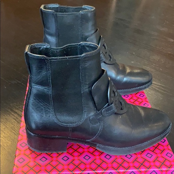 Tory Burch “Miller”Bootie Black Leather size 6 1/2 - Picture 4 of 13